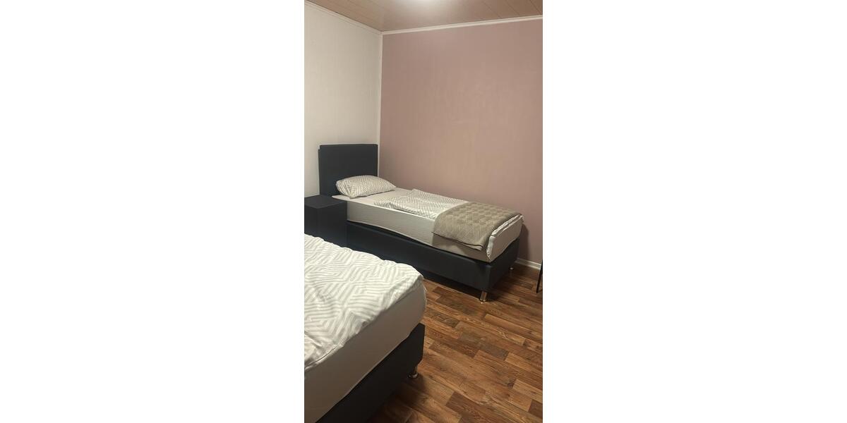 Wohnen auf Zeit Bad Salzuflen - 4 Zimmer, 100 m&sup2;, 25&euro; | Angebot:26289075