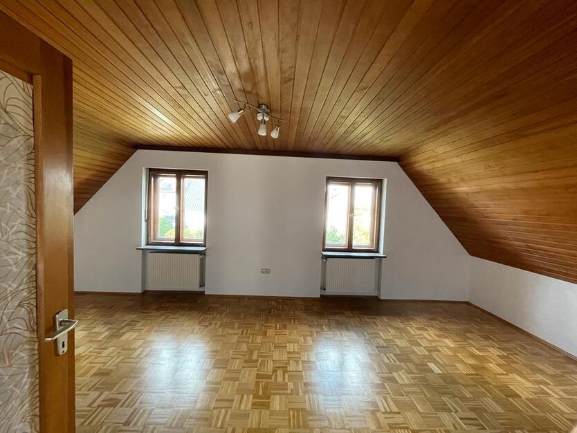 Helle 3-Zimmer-Wohnung mit Balkon in ruhiger Lage in Estenfeld –