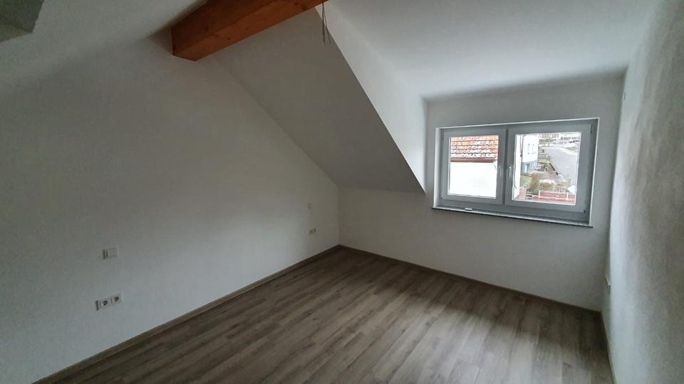 Dachgeschoßwohnung Langgöns - 2 Zimmer, 50 m&sup2;, 600&euro; | Angebot:24819199