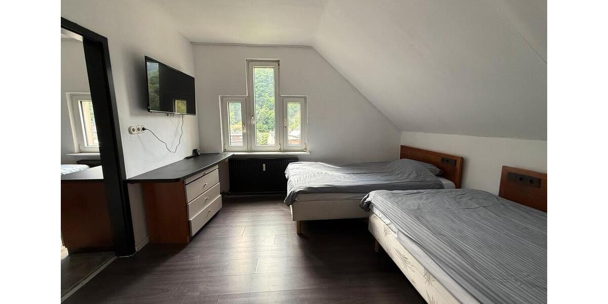 Wohnen auf Zeit Altena - 6 Zimmer, 150 m&sup2;, 13&euro; | Angebot:26127809