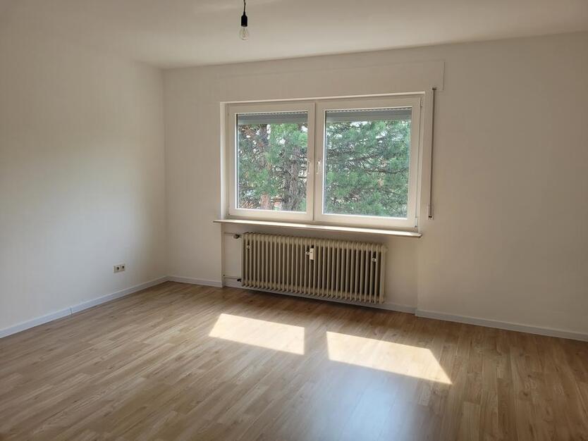 3 Zimmer Wohnung mit Balkon und Garage