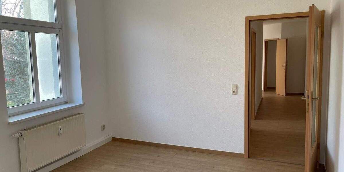 Etagenwohnung Roßwein - 3 Zimmer, 70 m&sup2;, 385&euro; | Angebot:25999174