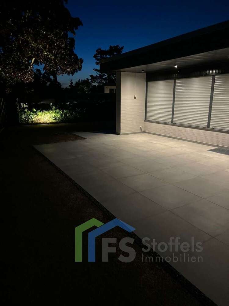 Haus zum Mieten in Düren 1.990 € 238 m²