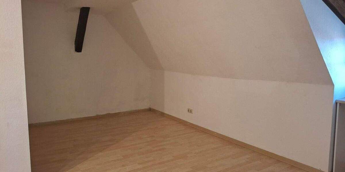 Etagenwohnung Hildburghausen Wallrabs - 2 Zimmer, 72 m&sup2;, 480&euro; | Angebot:25797422