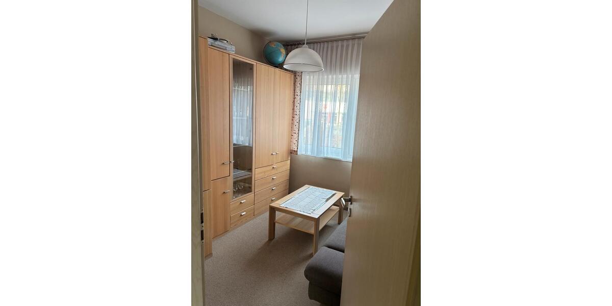 Haushälfte, 130m² mit Kamin Wintergarten Carport über 2 Etagen 3.5 zimmer