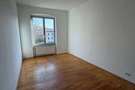 Wohnung Halle (Saale) Nördliche Innenstadt - 3 Zimmer, 77 m&sup2;, 760&euro; | Angebot:25289787