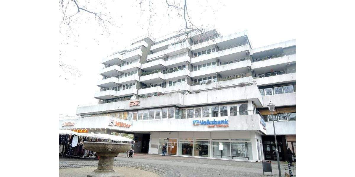 Helle, gepflegte und seniorengerechte Etagenwohnung mit Fahrstuhl und großer Dachterrasse direkt in der Innenstadt 3 zimmer