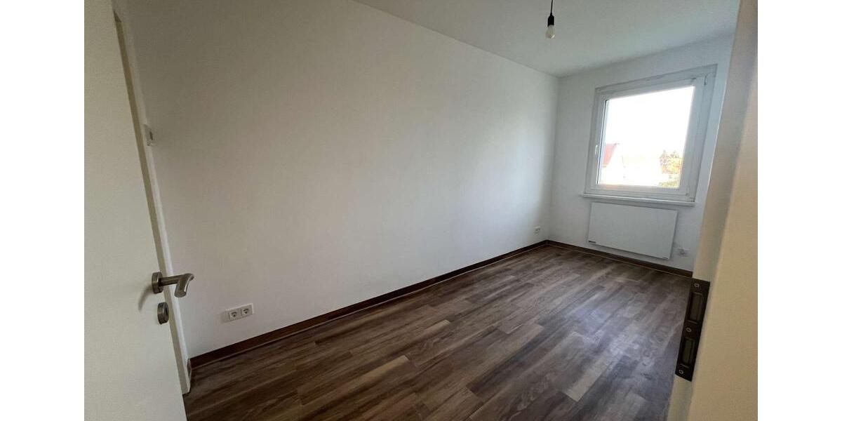 Dachgeschoßwohnung Frohburg - 3 Zimmer, 69 m&sup2;, 621&euro; | Angebot:24704390