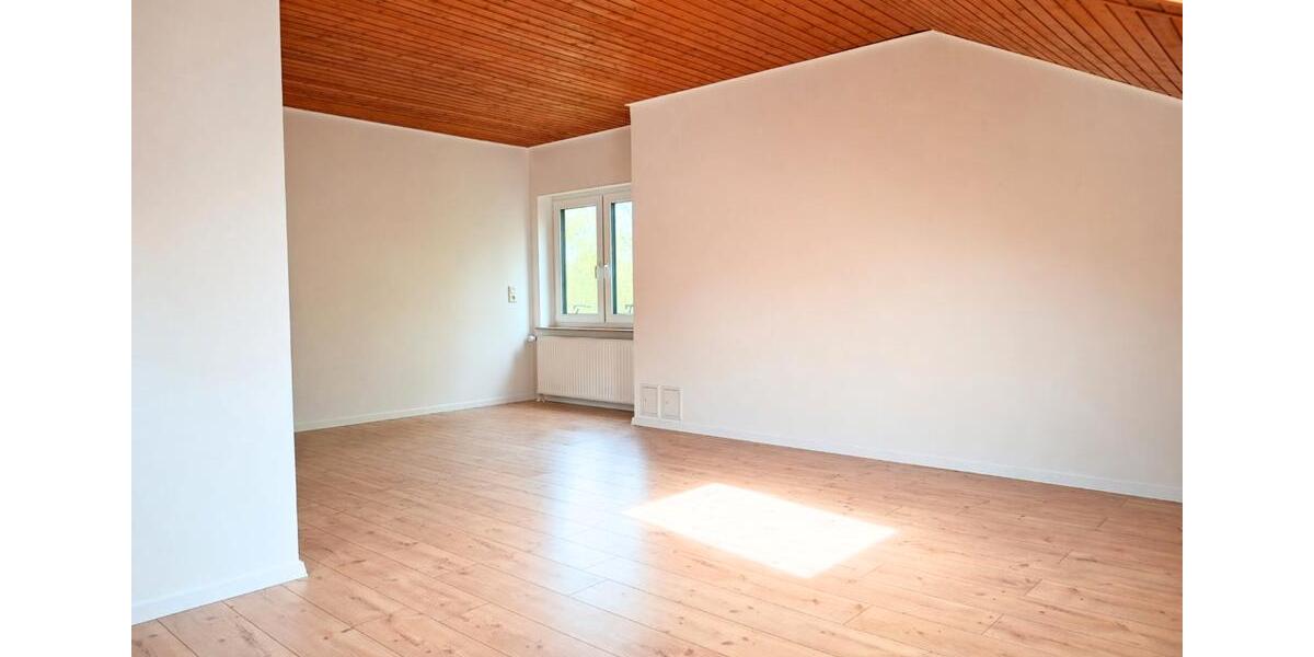 Maisonettenwohnung Schwalbach - 4.5 Zimmer, 194 m&sup2;, 1.450&euro; | Angebot:26587800