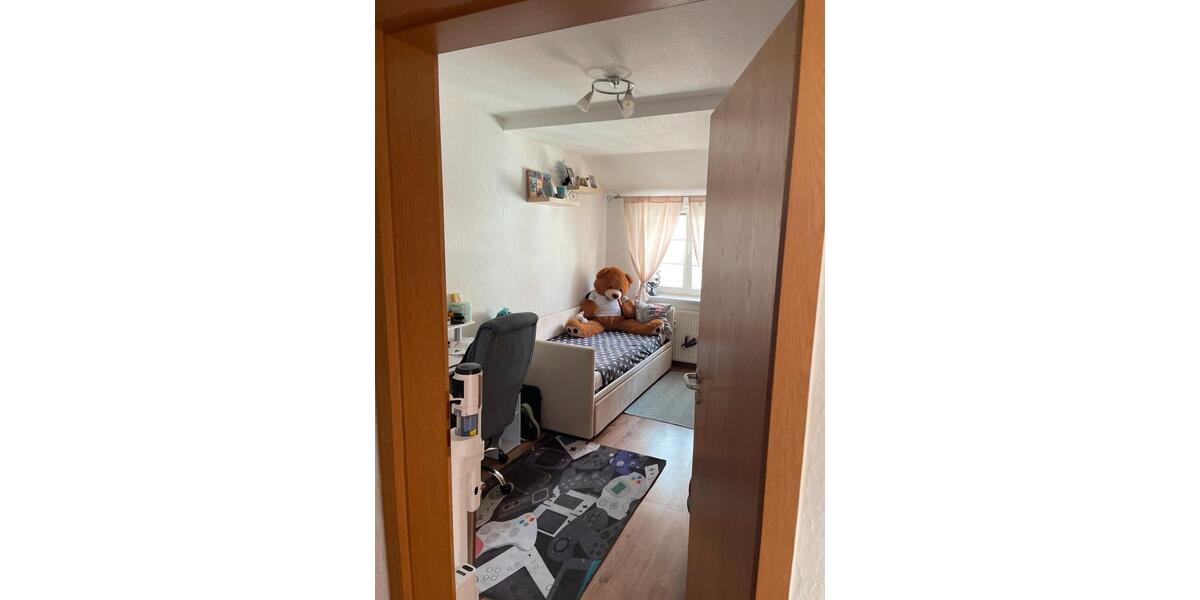 Dachgeschoßwohnung Frankfurt (Oder) - 4 Zimmer, 95 m&sup2;, 1.110&euro; | Angebot:26477855