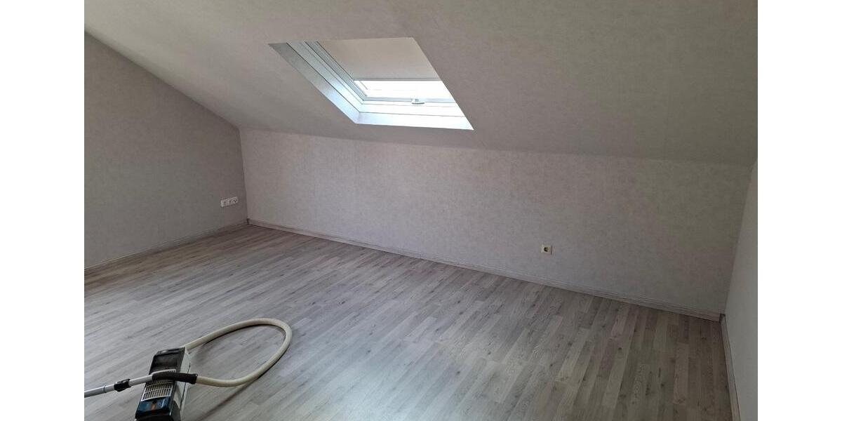 Dachgeschoßwohnung Emmelshausen - 1 Zimmer, 32 m&sup2;, 385&euro; | Angebot:25993413