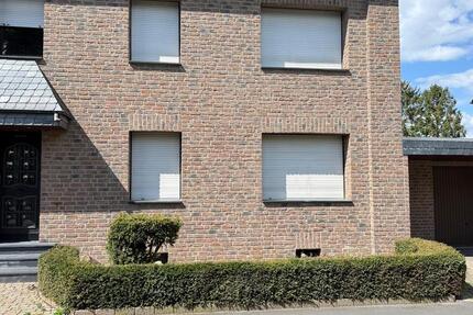 Haus Alsdorf - 6 Zimmer, 180 m&sup2;, 1.550&euro; | Angebot:26241547