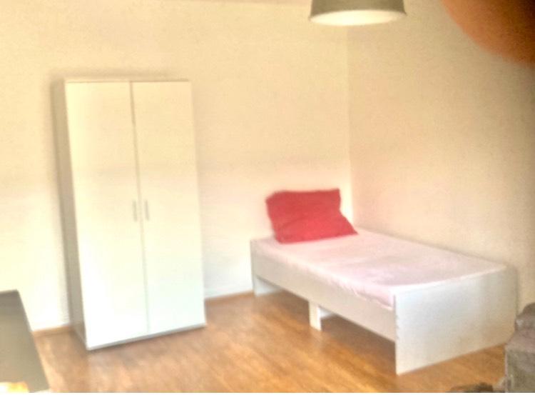 Wohnen auf Zeit Düsseldorf Stadtbezirk 3 - 1 Zimmer, 20 m&sup2;, 490&euro; | Angebot:26017304