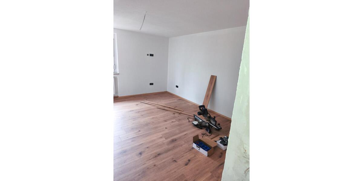 Hochparterre Eningen unter Achalm - 4 Zimmer, 83 m&sup2;, 1.200&euro; | Angebot:25045589