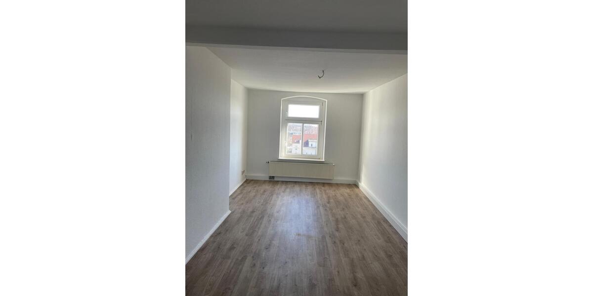 Dachgeschoßwohnung Zittau - 2 Zimmer, 44 m&sup2;, 250&euro; | Angebot:25392680