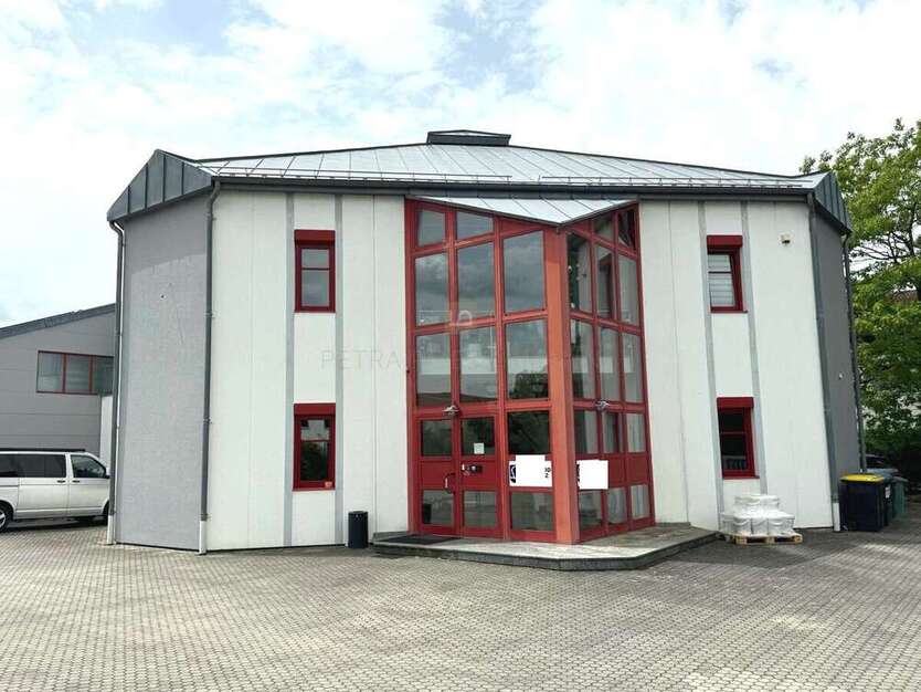Büro in Karlskron 1.800 € 190 m²