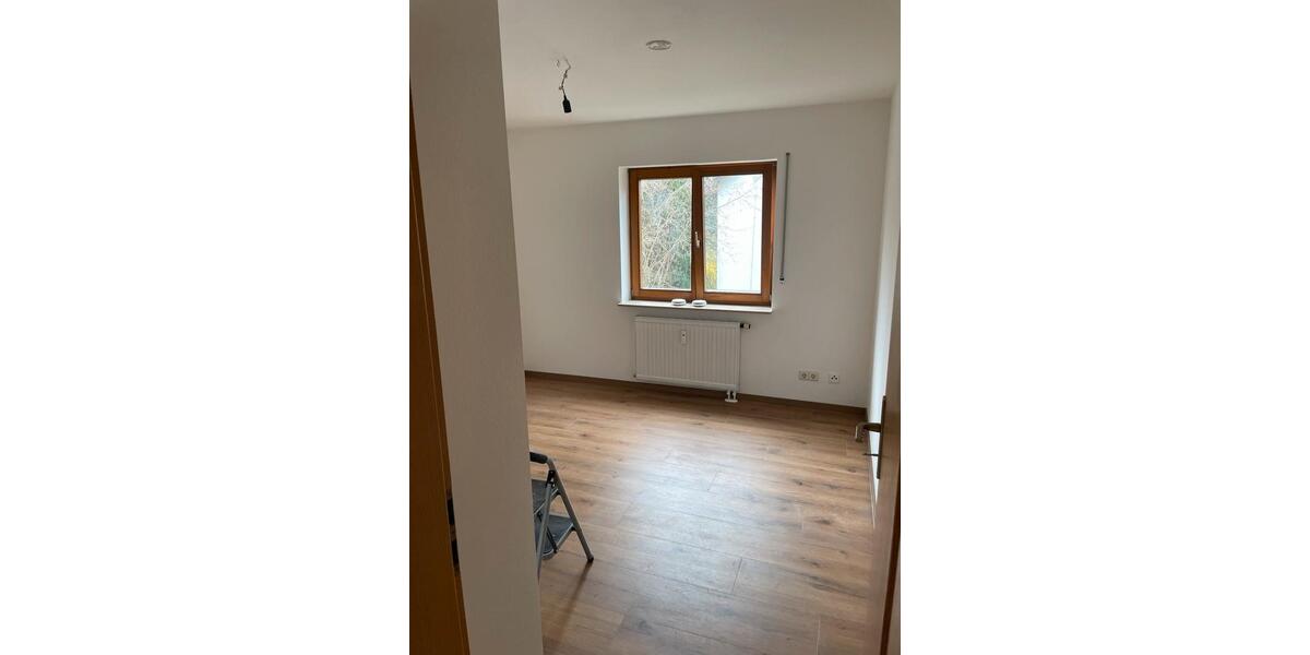 Etagenwohnung Oberstenfeld - 4.5 Zimmer, 91 m&sup2;, 1.150&euro; | Angebot:26286484