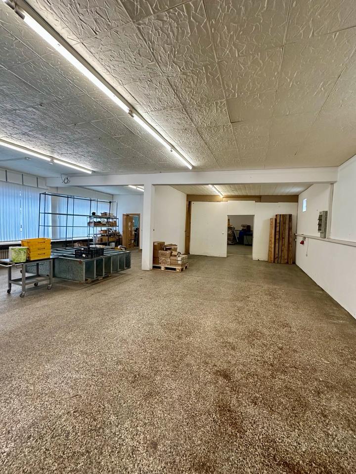 Große Lagerhalle zu vermieten (240 m2 in 97892)