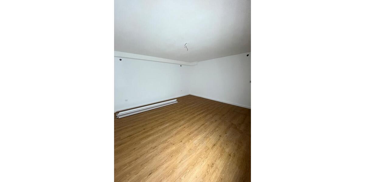 2 Zimmer Wohnung ! Frisch Saniert ! 2 zimmer