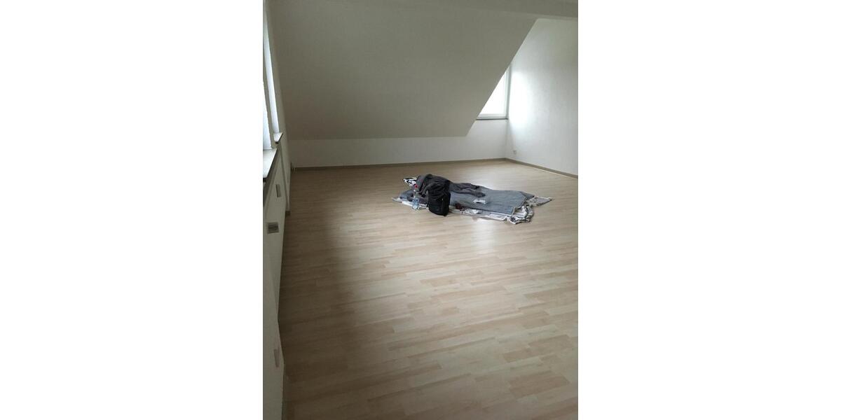 Dachgeschoßwohnung Kirchhain - 2 Zimmer, 66 m&sup2;, 650&euro; | Angebot:25852342