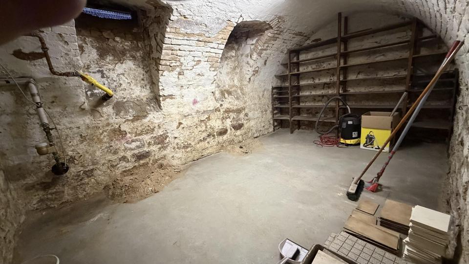 Mehrfamilienhaus, Wohnhaus Schwetzingen - 7 Zimmer, 175 m&sup2;, 2.350&euro; | Angebot:24867911