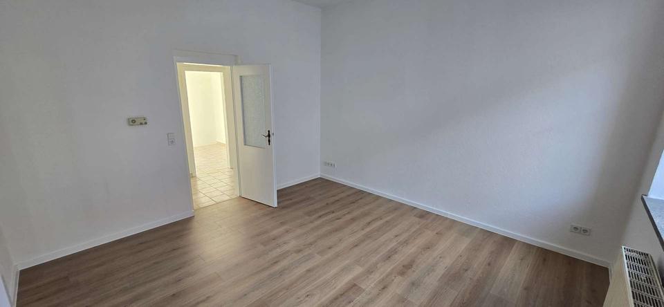 Erdgeschoßwohnung Glauchau - 3 Zimmer, 55 m&sup2;, 400&euro; | Angebot:23819879