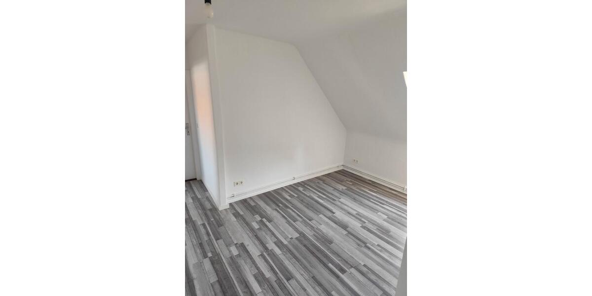 Dachgeschoßwohnung Hannover Vahrenwald-List - 3 Zimmer, 65 m&sup2;, 660&euro; | Angebot:26562581