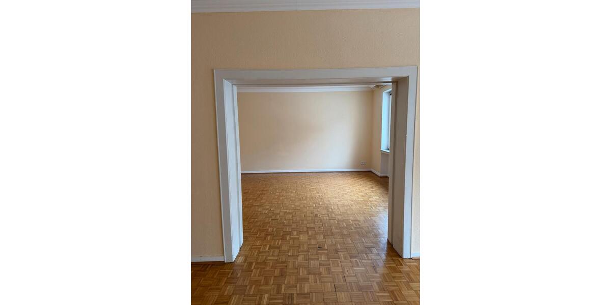 Erdgeschoßwohnung Hameln - 3.5 Zimmer, 133 m&sup2;, 1.600&euro; | Angebot:24804008