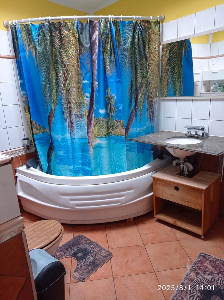 room in sunny house in green Pankow area zimmer