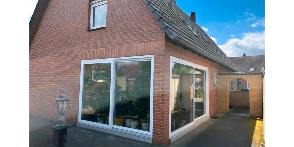 Einfamilienhaus Hillerse - 8 Zimmer, 220 m&sup2;, 1.500&euro; | Angebot:26225554