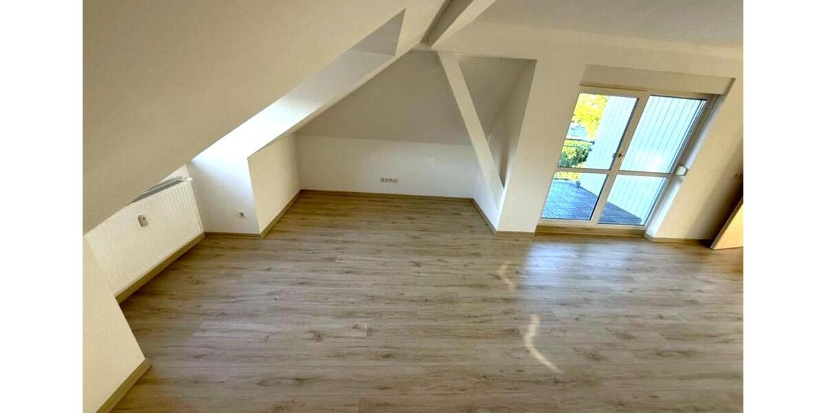 Dachgeschoßwohnung Tonna - 3 Zimmer, 74 m&sup2;, 888&euro; | Angebot:26644749