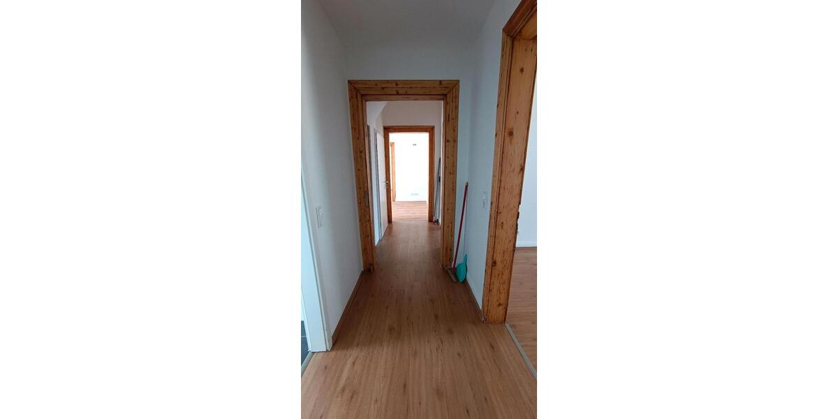 Dachgeschoßwohnung Wuppertal Barmen - 4 Zimmer, 100 m&sup2;, 1.240&euro; | Angebot:26173523