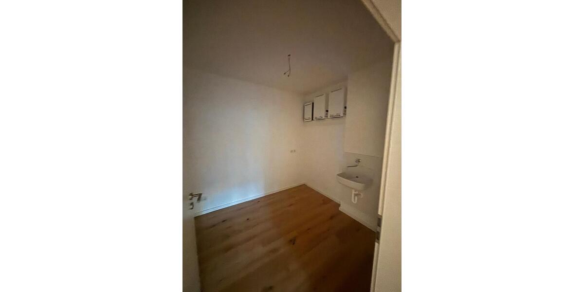 Etagenwohnung Bad Salzungen - 3.5 Zimmer, 127 m&sup2;, 1.463&euro; | Angebot:25350366
