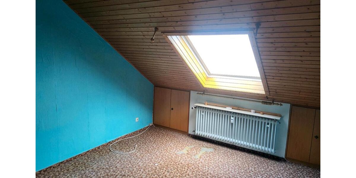 Dachgeschoßwohnung Fußgönheim - 4 Zimmer, 98 m&sup2;, 1.000&euro; | Angebot:24789052