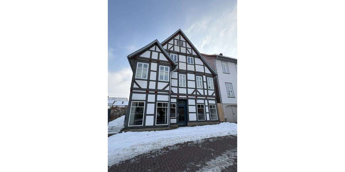 Etagenwohnung Springe - 4 Zimmer, 100 m&sup2;, 930&euro; | Angebot:25194808