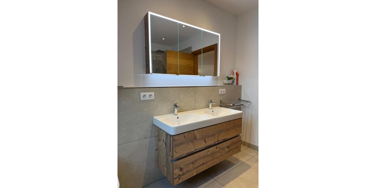 Dachgeschoßwohnung Straubing - 2 Zimmer, 92 m&sup2;, 1.100&euro; | Angebot:24748856