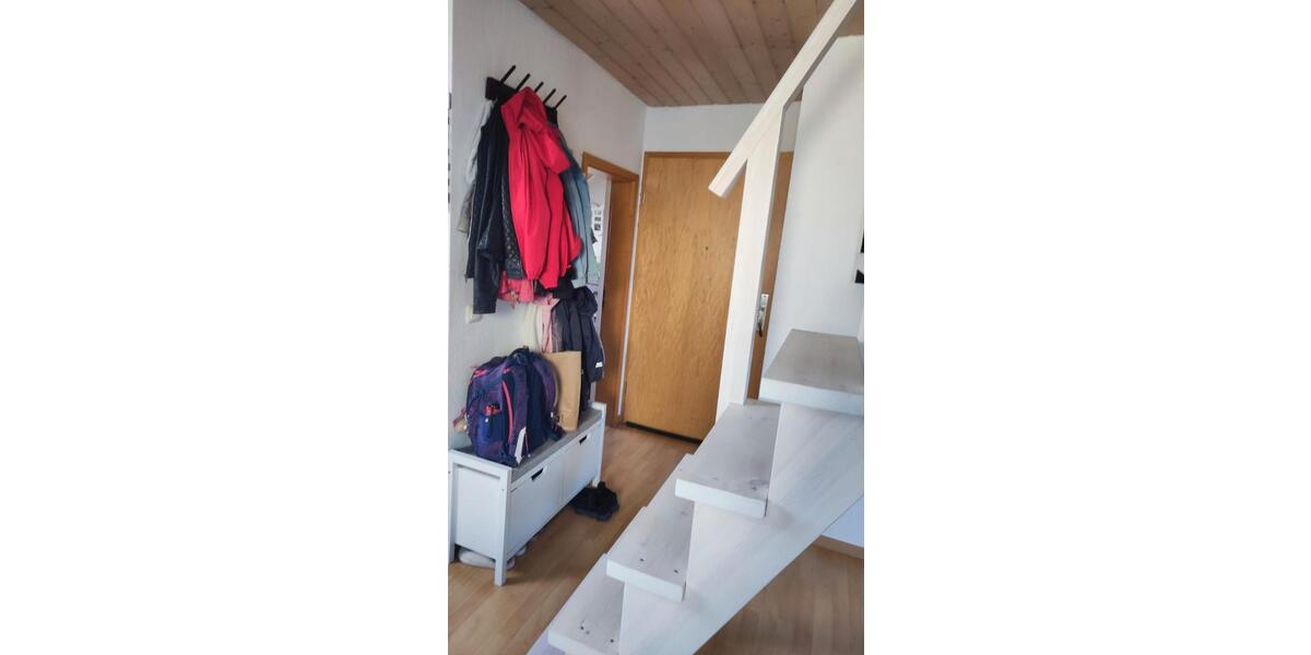 Dachgeschoßwohnung Drei Gleichen - 2.5 Zimmer, 70 m&sup2;, 540&euro; | Angebot:26483246