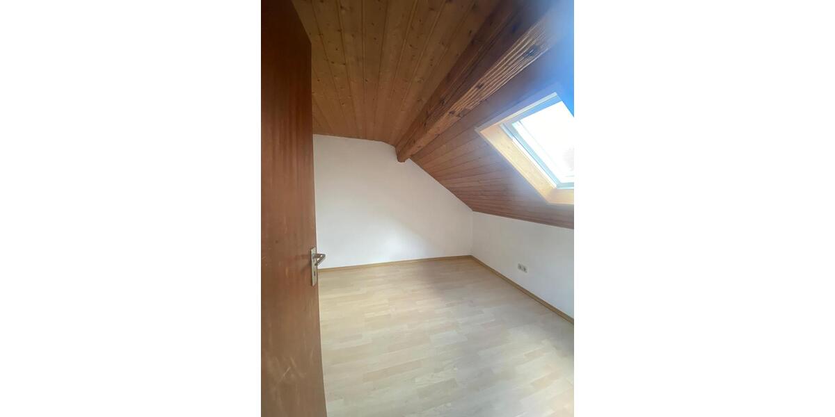 Dachgeschoßwohnung Deggendorf - 2 Zimmer, 48 m&sup2;, 360&euro; | Angebot:24660481