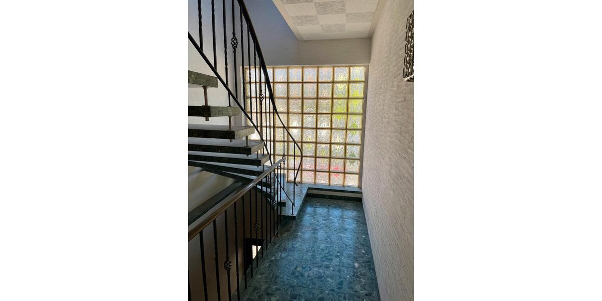 Dachgeschoßwohnung Neustadt bei Coburg - 4 Zimmer, 135 m&sup2;, 895&euro; | Angebot:26705080