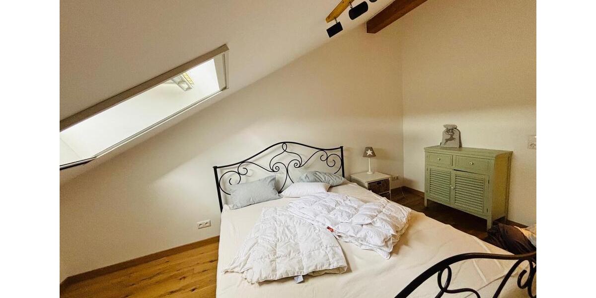 Dachgeschoßwohnung Siegsdorf - 3 Zimmer, 68 m&sup2;, 1.440&euro; | Angebot:26285822