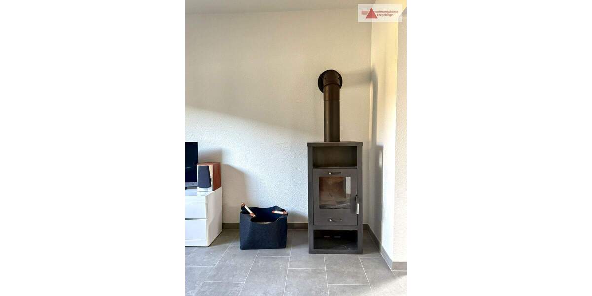 Erstbezug nach Ausbau: Stilvolle, möblierte Doppelhaushälfte mit Kamin, Garten & Carport in Chemnitz 4 zimmer