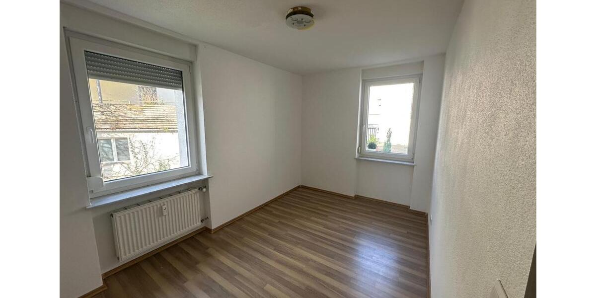 Erdgeschoßwohnung Radolfzell am Bodensee - 3 Zimmer, 85 m&sup2;, 1.300&euro; | Angebot:26006378
