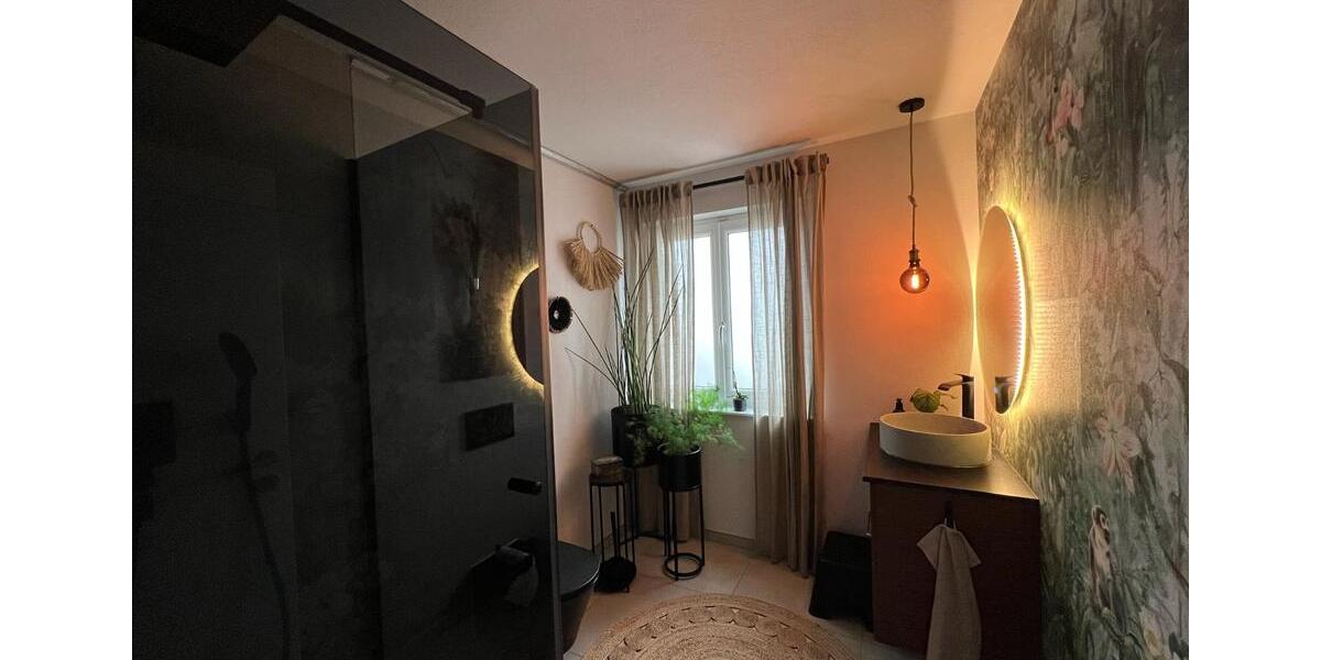 Freistehenden Haus zu vermieten 260m² +Keller geringe Nebenkosten 8 zimmer