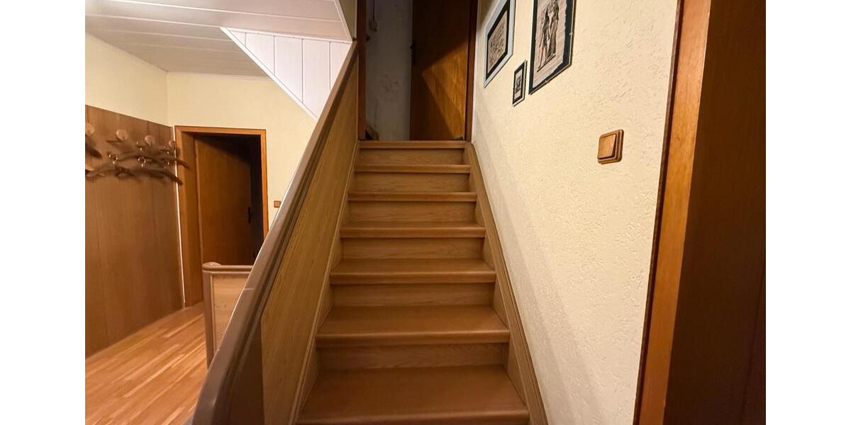 Einfamilienhaus Aßlar - 3 Zimmer, 140 m&sup2;, 1.300&euro; | Angebot:25810665