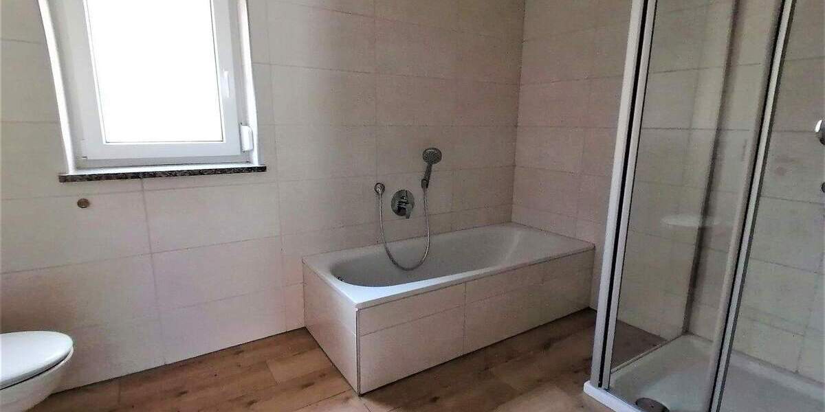 Etagenwohnung Amberg - 3 Zimmer, 86 m&sup2;, 840&euro; | Angebot:24451011