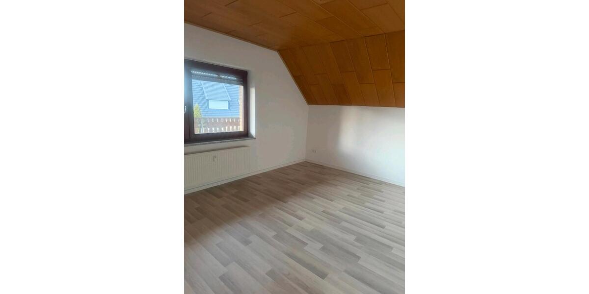 Etagenwohnung Peine Südstadt - 5 Zimmer, 100 m&sup2;, 1.250&euro; | Angebot:26268041