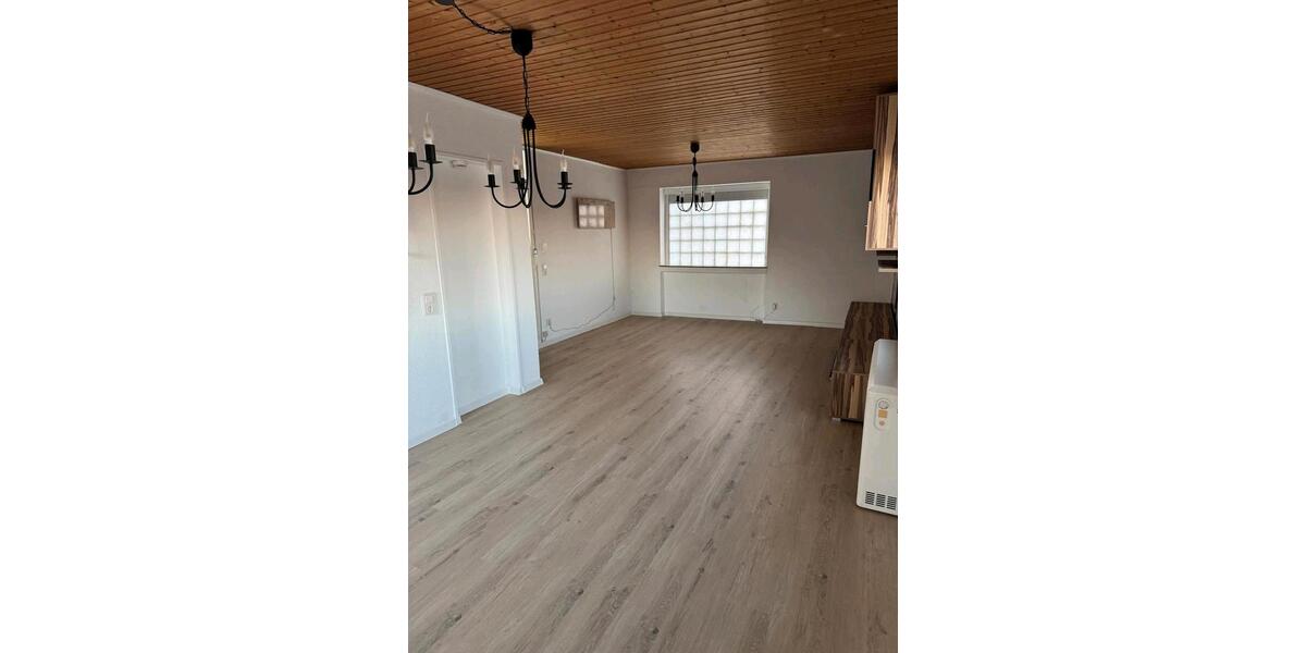 Helle 3,5 Zimmer-Wohnung mit Balkon und Stellplatz in Marbach a.N 3.5 zimmer