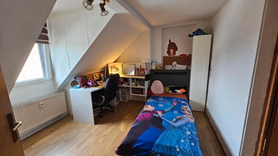 Dachgeschoßwohnung Wiesbaden Mainz-Kostheim - 3 Zimmer, 54 m&sup2;, 700&euro; | Angebot:26625694