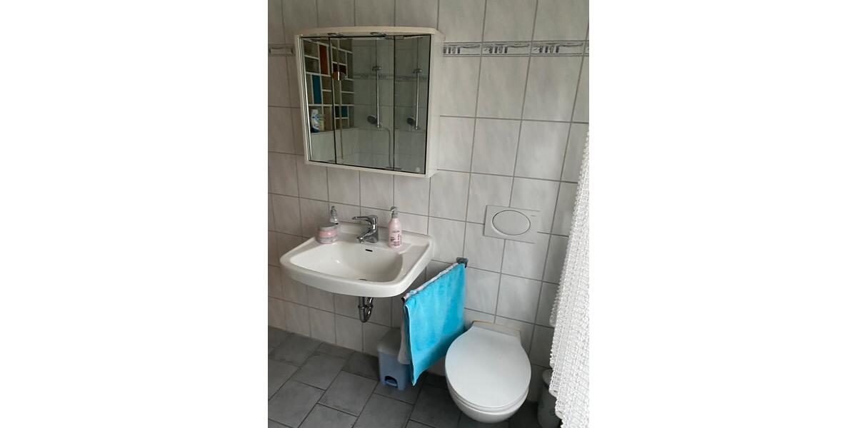 Wohnen auf Zeit Kirchhundem - 4 Zimmer, 100 m&sup2;, 20&euro; | Angebot:25924698