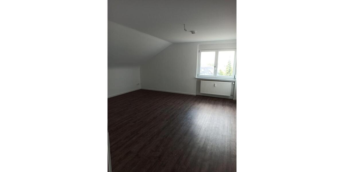 Dachgeschoßwohnung Kippenheim - 3 Zimmer, 81 m&sup2;, 900&euro; | Angebot:26338849